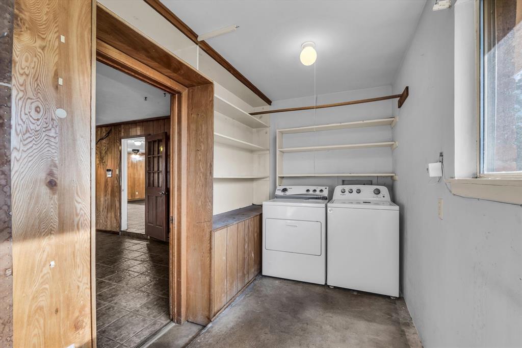 4325 Shady Glen Drive Waco, TX 76708 - Photo 33 of 40 a view of a storage & utility room with dryer and washer