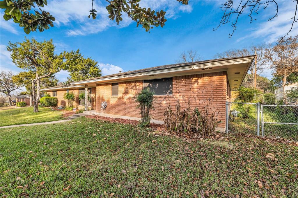 4325 Shady Glen Drive Waco, TX 76708 - Photo 40 of 40 a view of back yard
