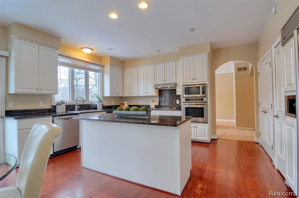 3624 Nesting Ridge Drive Rochester Hills, MI 48309 - Photo 17 of 57