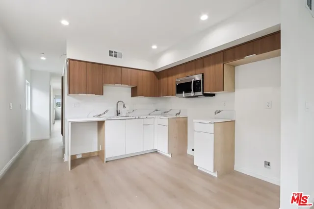 $978,800 | 1675 East 111th Street, Los Angeles, CA 90059