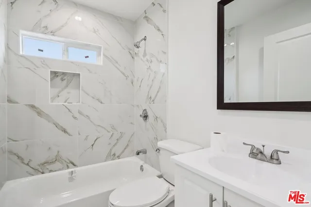 $978,800 | 1675 East 111th Street, Los Angeles, CA 90059