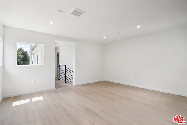 $978,800 | 1675 East 111th Street, Los Angeles, CA 90059