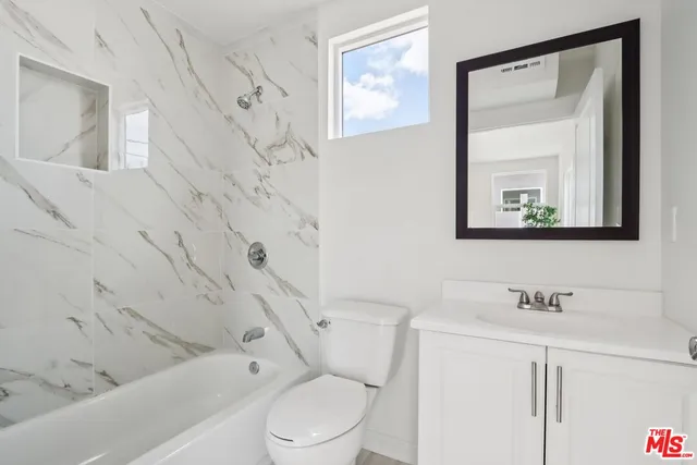 $978,800 | 1675 East 111th Street, Los Angeles, CA 90059