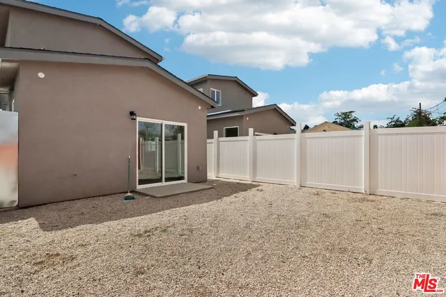 $978,800 | 1675 East 111th Street, Los Angeles, CA 90059