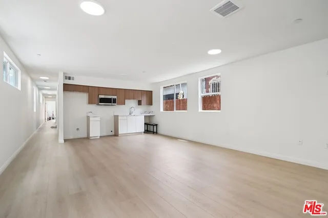 $978,800 | 1675 East 111th Street, Los Angeles, CA 90059