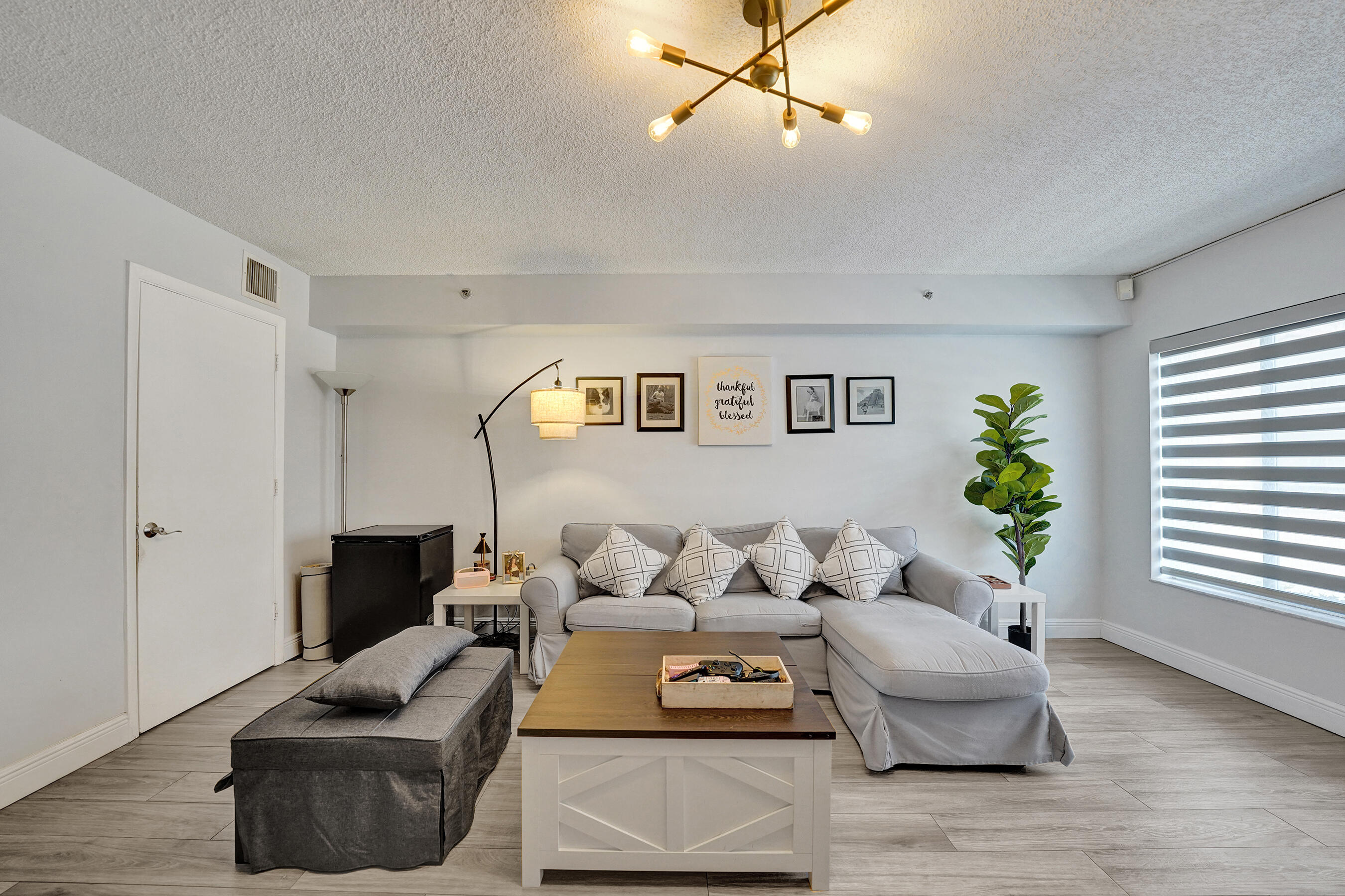 173 Riviera Circle Weston, FL 33326 - Photo 15 of 41 DSC01361