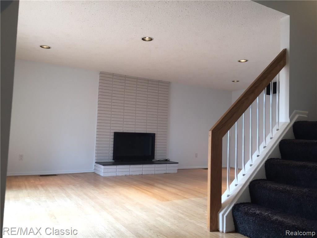 30012 Briarton Street Farmington, MI 48331 - Photo 36 of 48