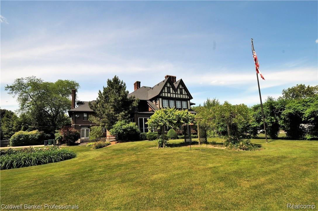 1007 Bishop Road Grosse Pointe, MI 48230 - Photo 4 of 59 4.JPG