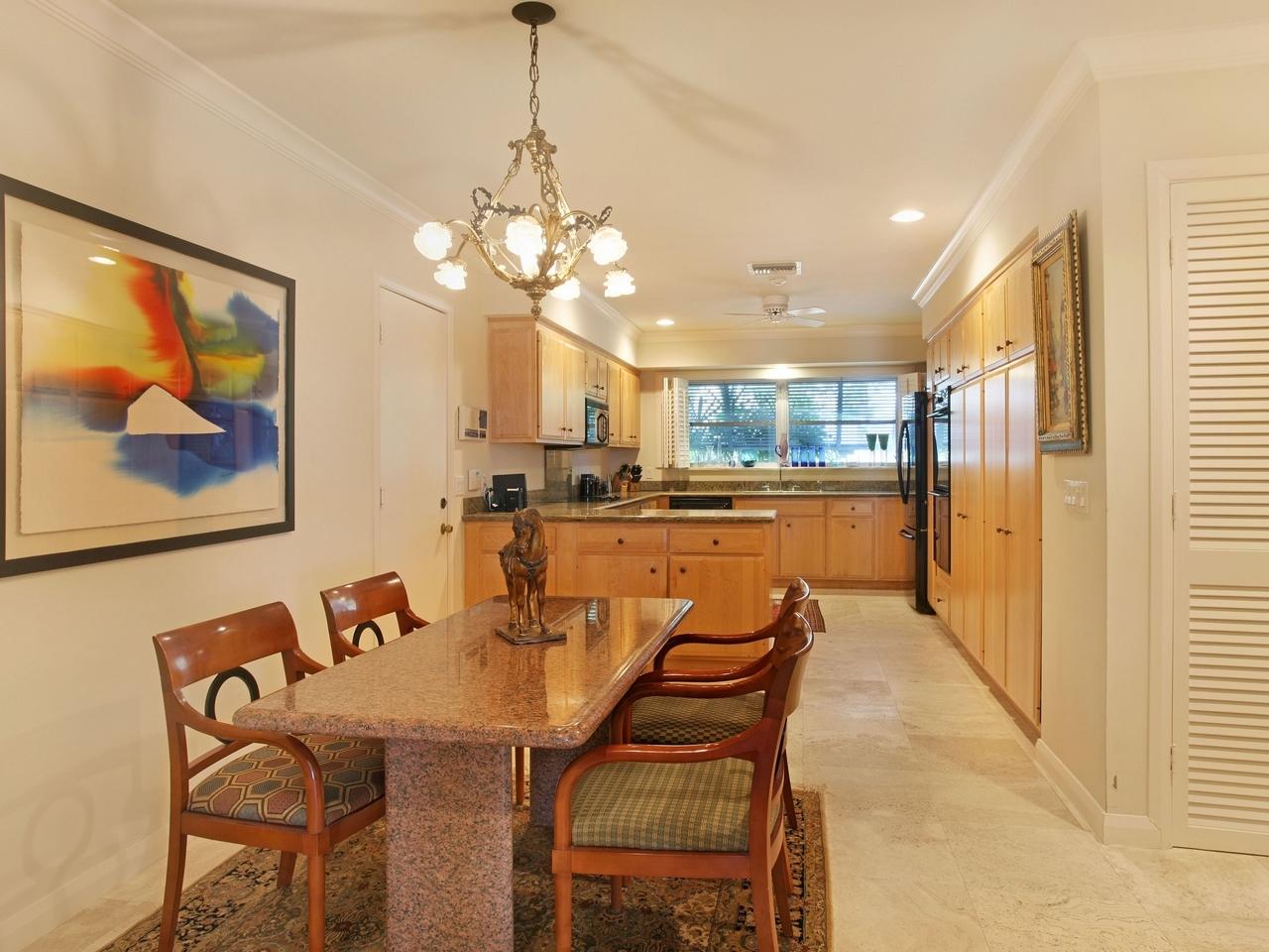 19 Bay Harbor Road Jupiter, FL 33469 - Photo 11 of 26 Kitchen/Breakfast