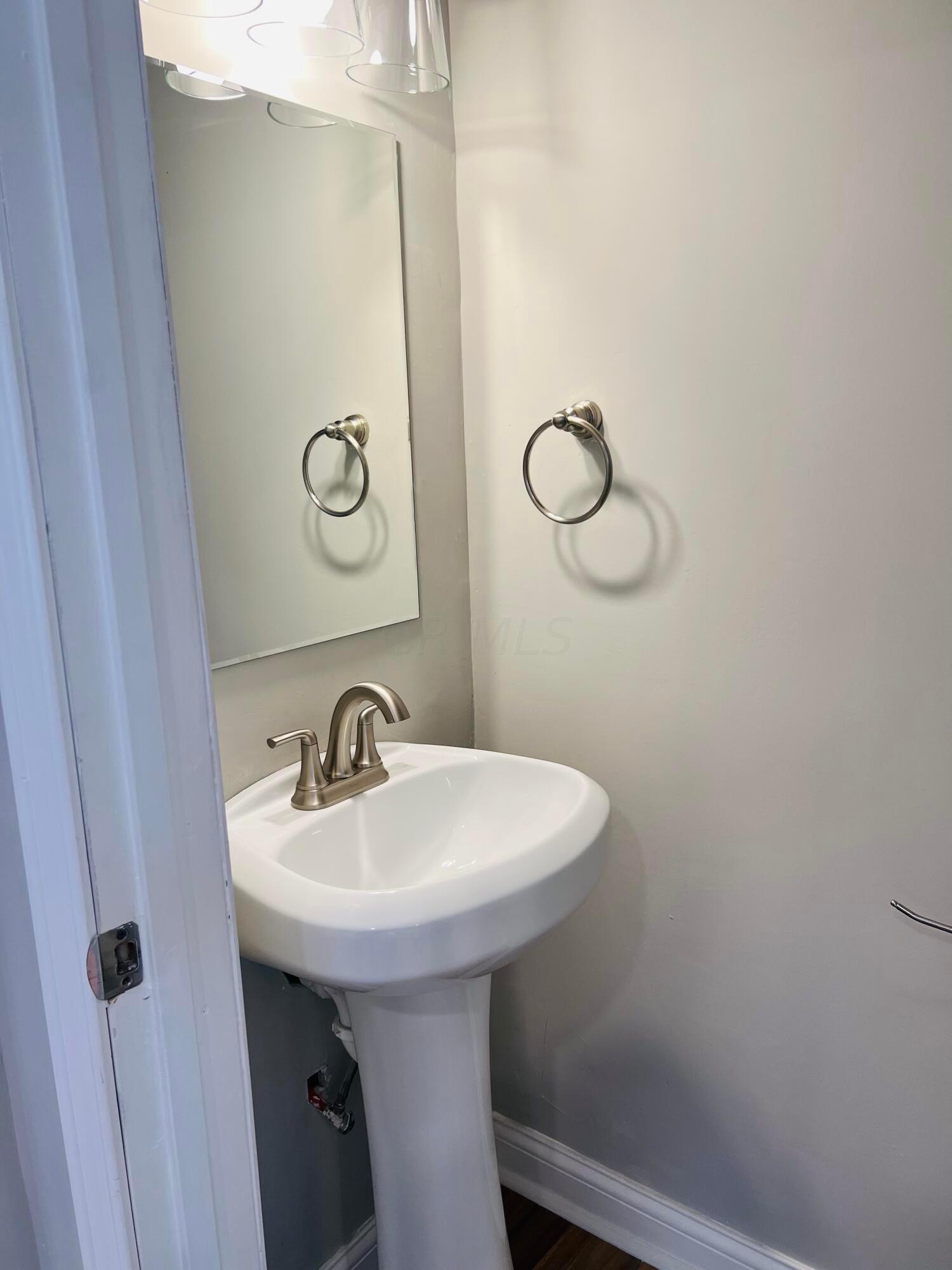 2525 Ridge Avenue Columbus, OH 43204 - Photo 13 of 40 0B6995FA-F4BE-4C6D-AF42-AB6EC453154C