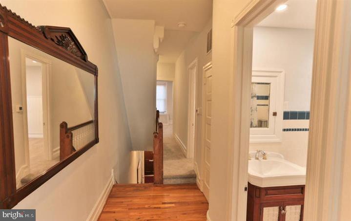 855 North 24th Street Philadelphia, PA 19130 - Photo 16 of 35 a bathroom with a tub and a shower
