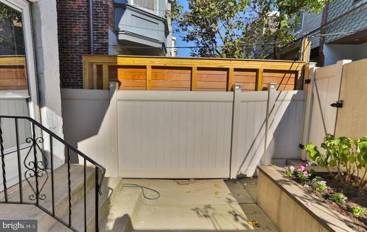 855 North 24th Street Philadelphia, PA 19130 - Photo 32 of 35