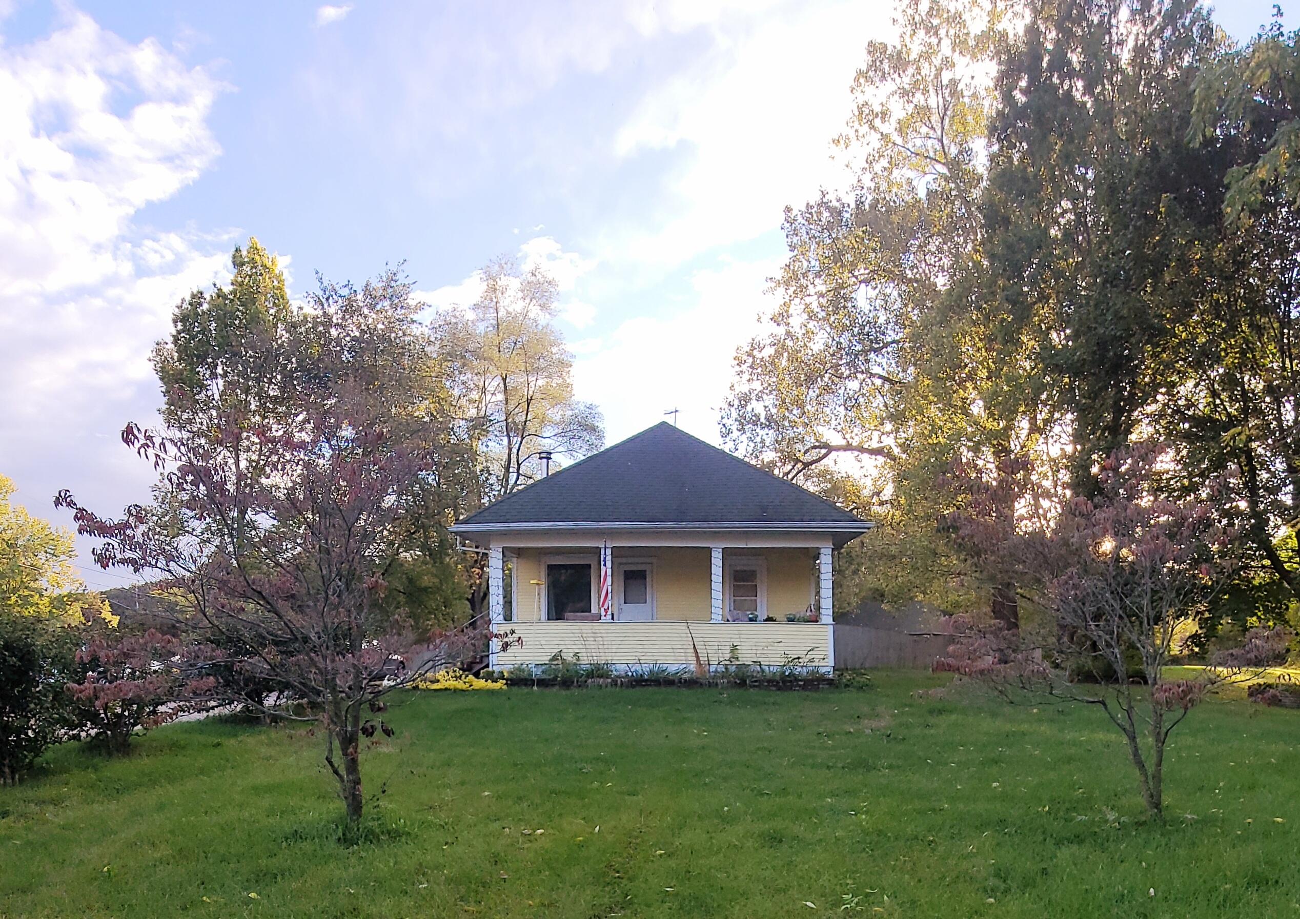 1308 Pipestone Road Benton Harbor, MI 49022 - Photo 6 of 15 Front