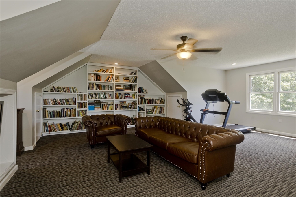 26 Laro Road Southwick, MA 01077 - Photo 2 of 21