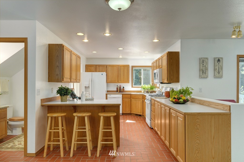 22399 Stottlemeyer Road Northeast Poulsbo, WA 98370 - Photo 5 of 20 Gallery Image 5
