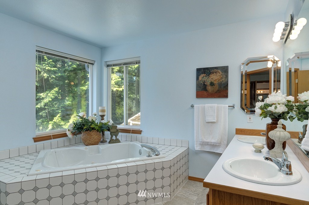 22399 Stottlemeyer Road Northeast Poulsbo, WA 98370 - Photo 9 of 20 Gallery Image 9