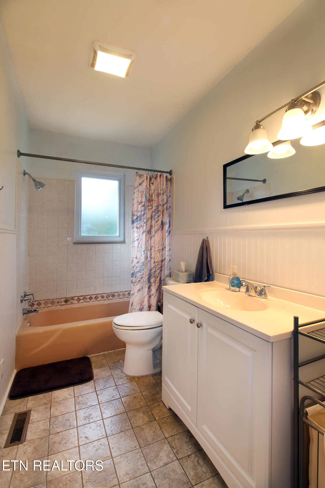 4525 East End Road Knoxville, TN 37920 - Photo 20 of 40 IMG_0185