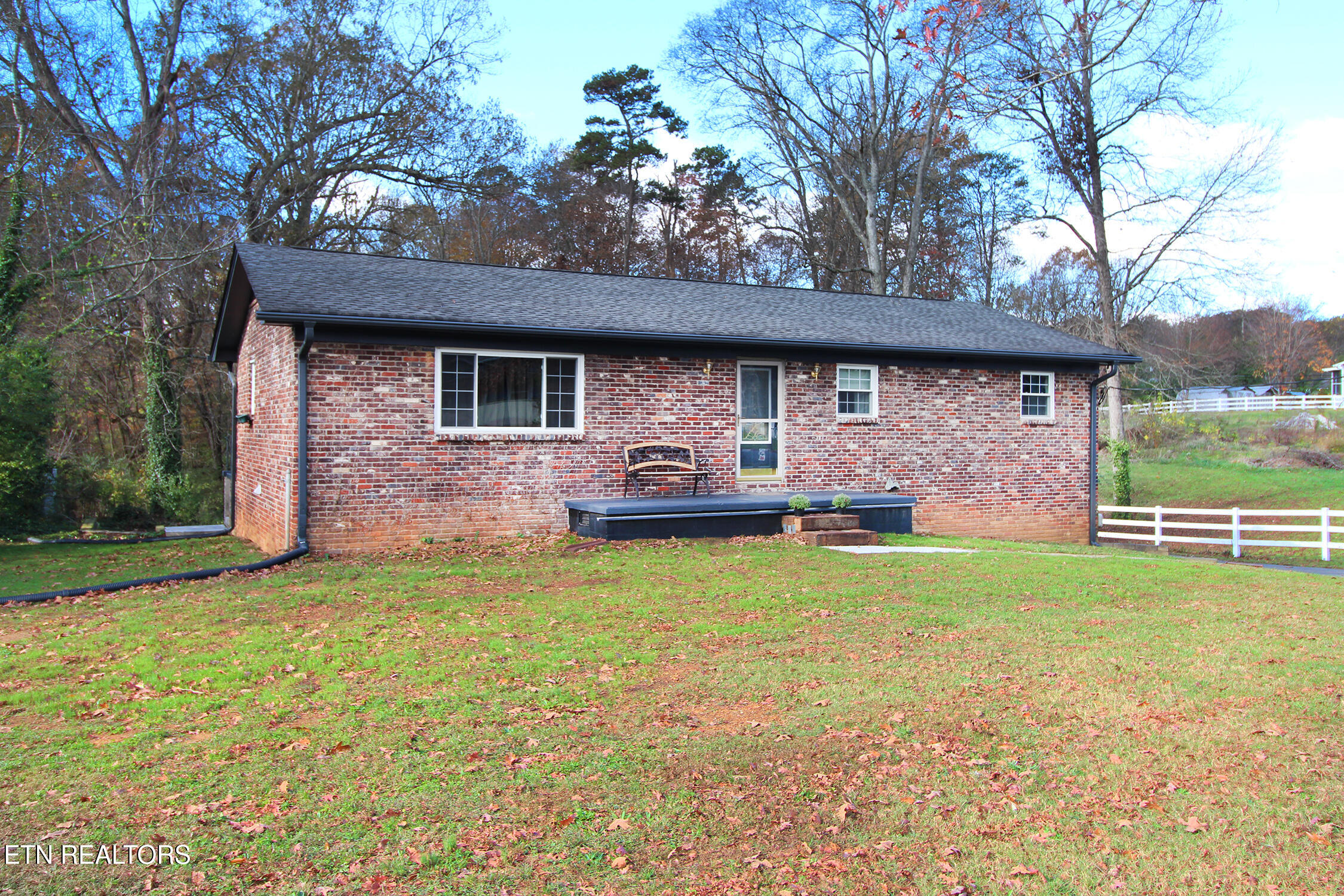 4525 East End Road Knoxville, TN 37920 - Photo 3 of 40 IMG_0298