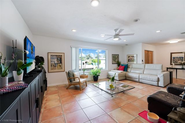 $1,250,000 | 9860 Southwest 122nd Street, Miami, FL 33176