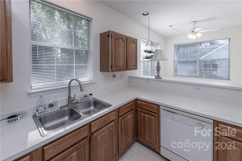 11813 Old Timber Road Charlotte, NC 28269 - Photo 11 of 28 Gallery Image 11