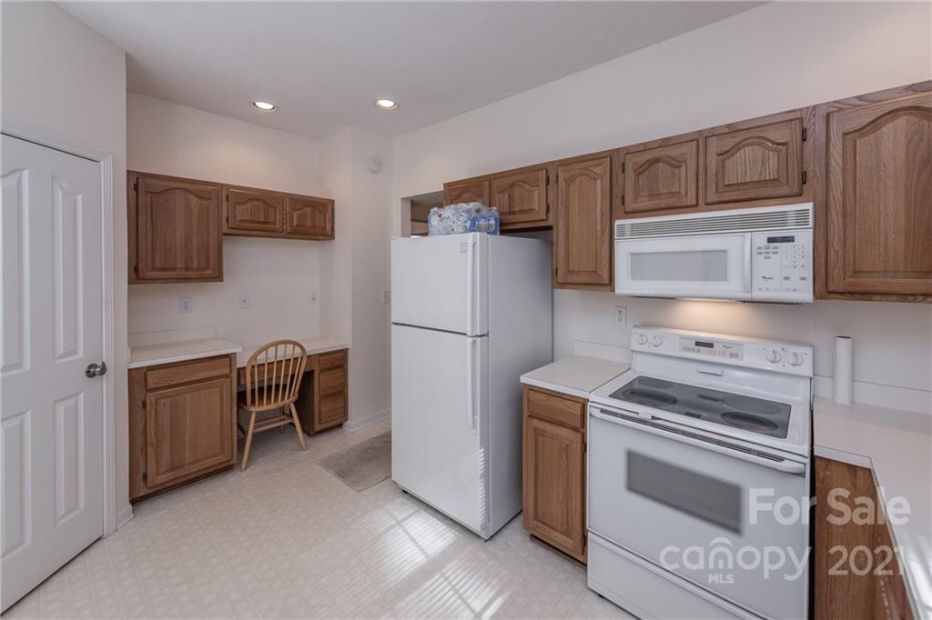 11813 Old Timber Road Charlotte, NC 28269 - Photo 13 of 28 Gallery Image 13