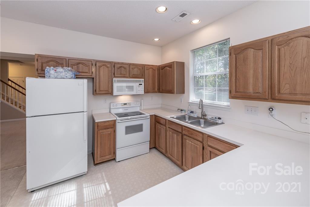 11813 Old Timber Road Charlotte, NC 28269 - Photo 8 of 28 Gallery Image 8