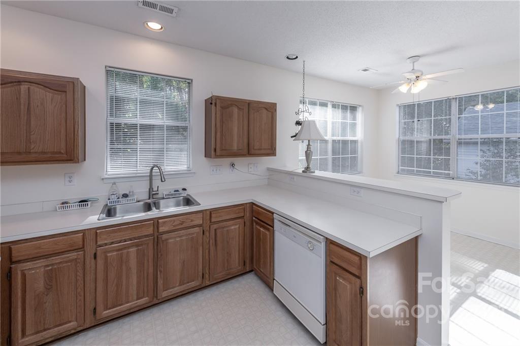 11813 Old Timber Road Charlotte, NC 28269 - Photo 9 of 28 Gallery Image 9