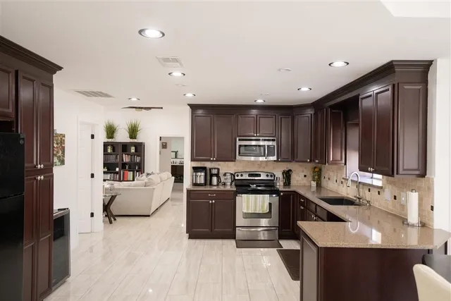 $695,000 | 3612 Country Vista Drive, Burleson, TX 76028