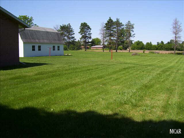 11145 Grafton Road Carleton, MI 48117 - Photo 3 of 9 1019513-2.JPG