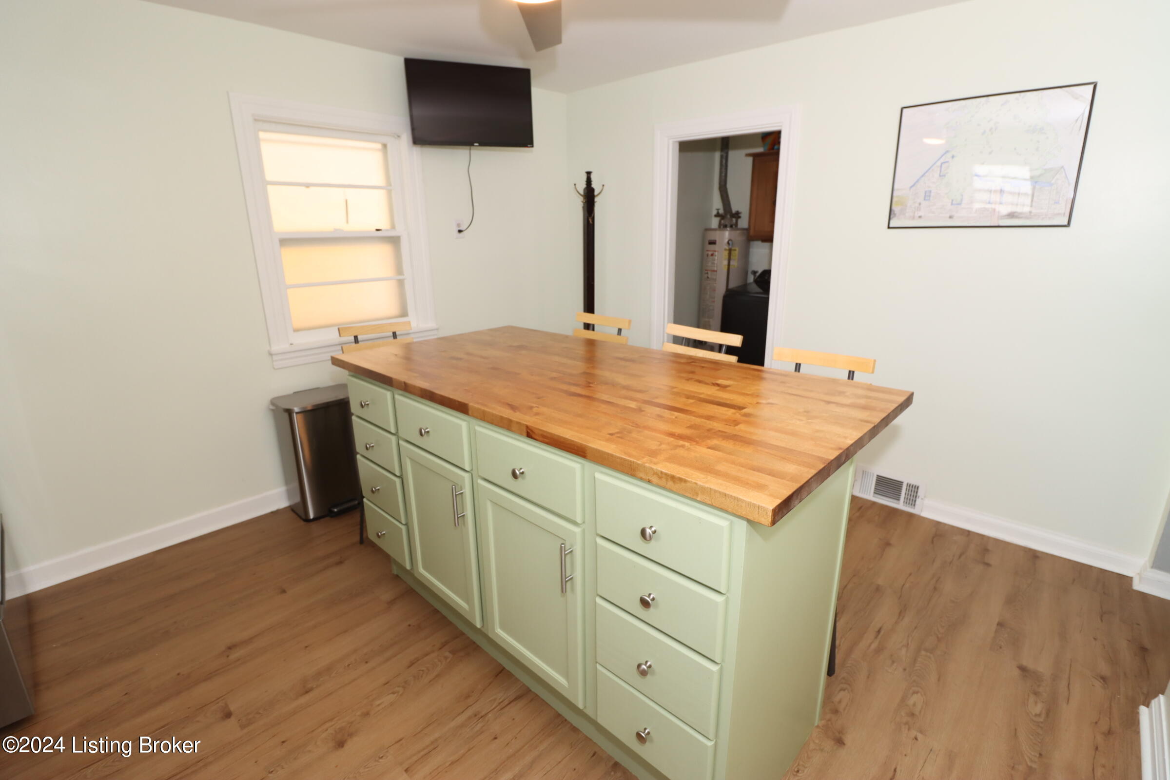 5101 Poplar Level Road Louisville, KY 40219 - Photo 6 of 16 Dinning area