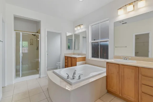 $959,800 | 155 East Heritage Drive, Mountain House, CA 95391