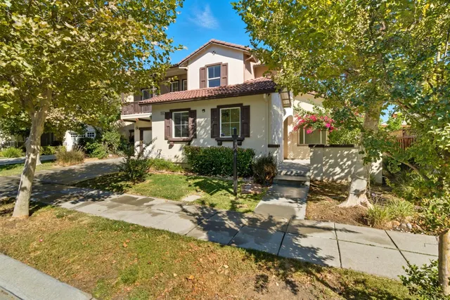 $959,800 | 155 East Heritage Drive, Mountain House, CA 95391