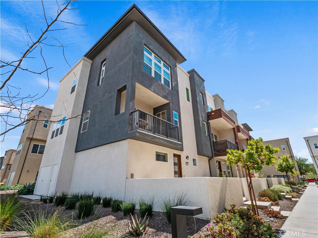 27013 Hummingbird Lane Valencia, CA 91381 - Photo 1 of 54