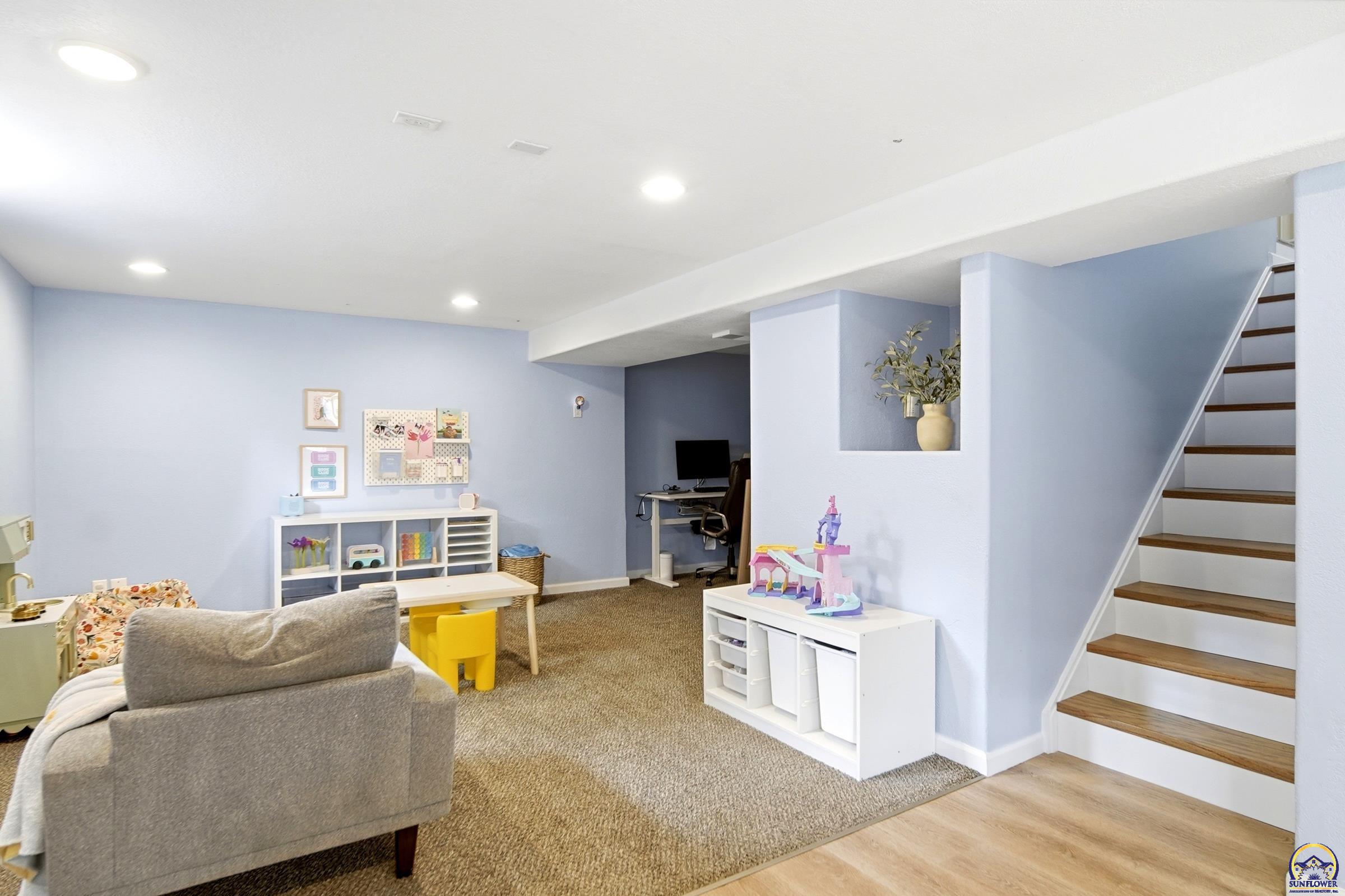 3106 Southwest Burlingame Road Topeka, KS 66611 - Photo 17 of 28