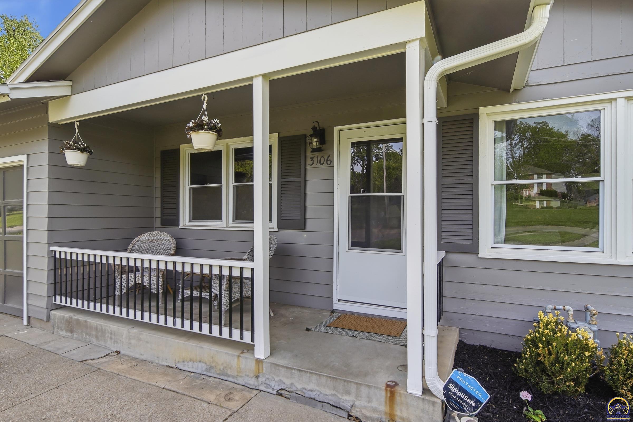 3106 Southwest Burlingame Road Topeka, KS 66611 - Photo 2 of 28