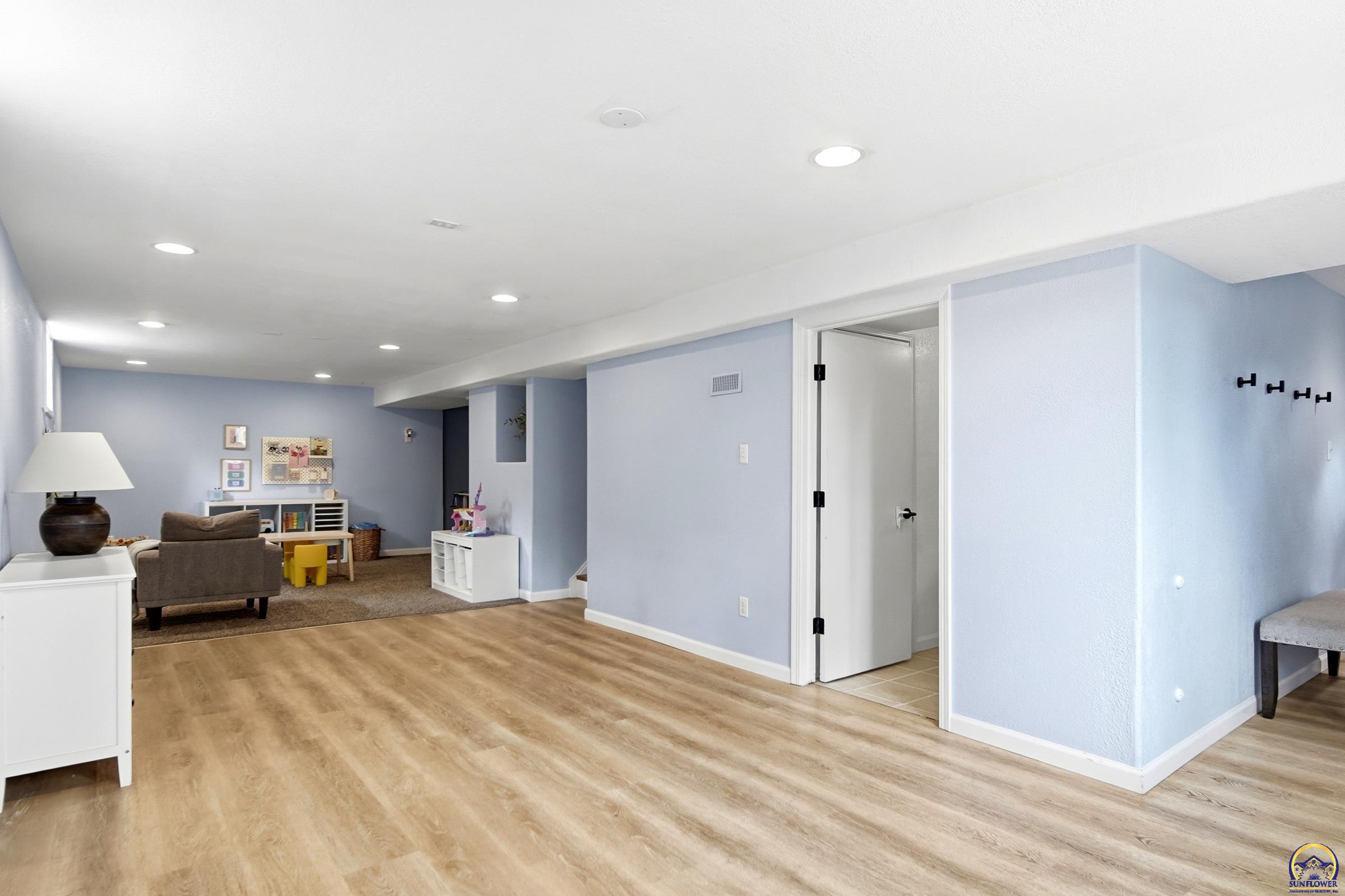 3106 Southwest Burlingame Road Topeka, KS 66611 - Photo 21 of 28