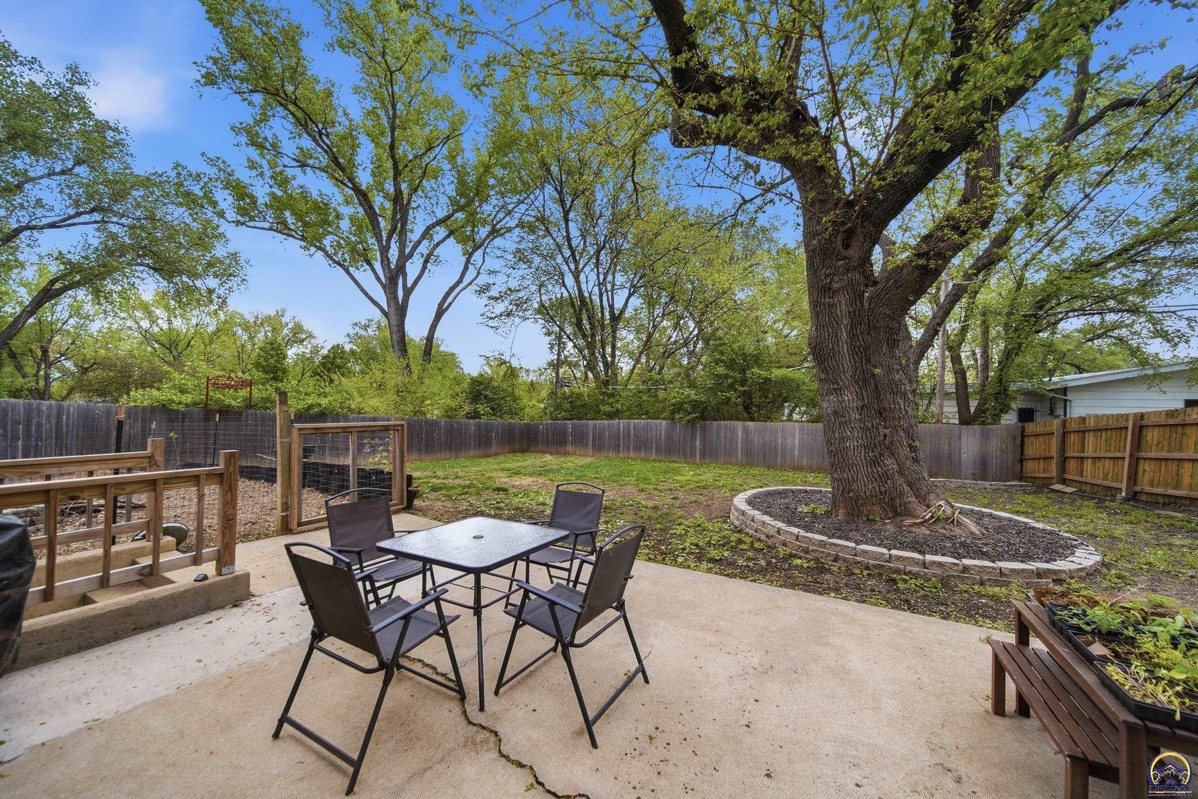 3106 Southwest Burlingame Road Topeka, KS 66611 - Photo 25 of 28