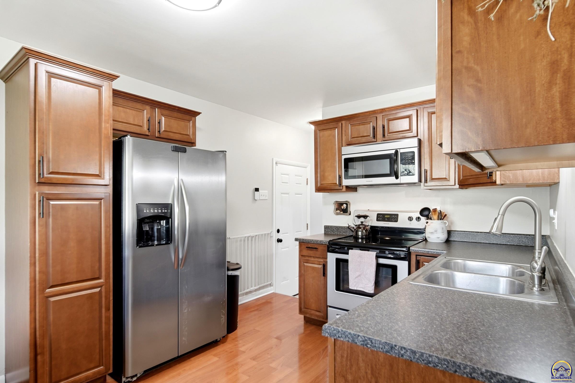 3106 Southwest Burlingame Road Topeka, KS 66611 - Photo 6 of 28