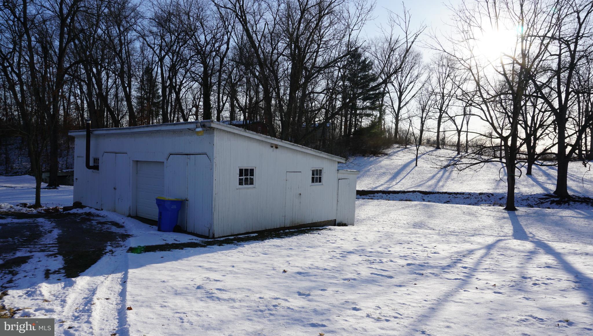 793 Biesecker Road Thomasville, PA 17364 - Photo 4 of 21 Gallery Image 4