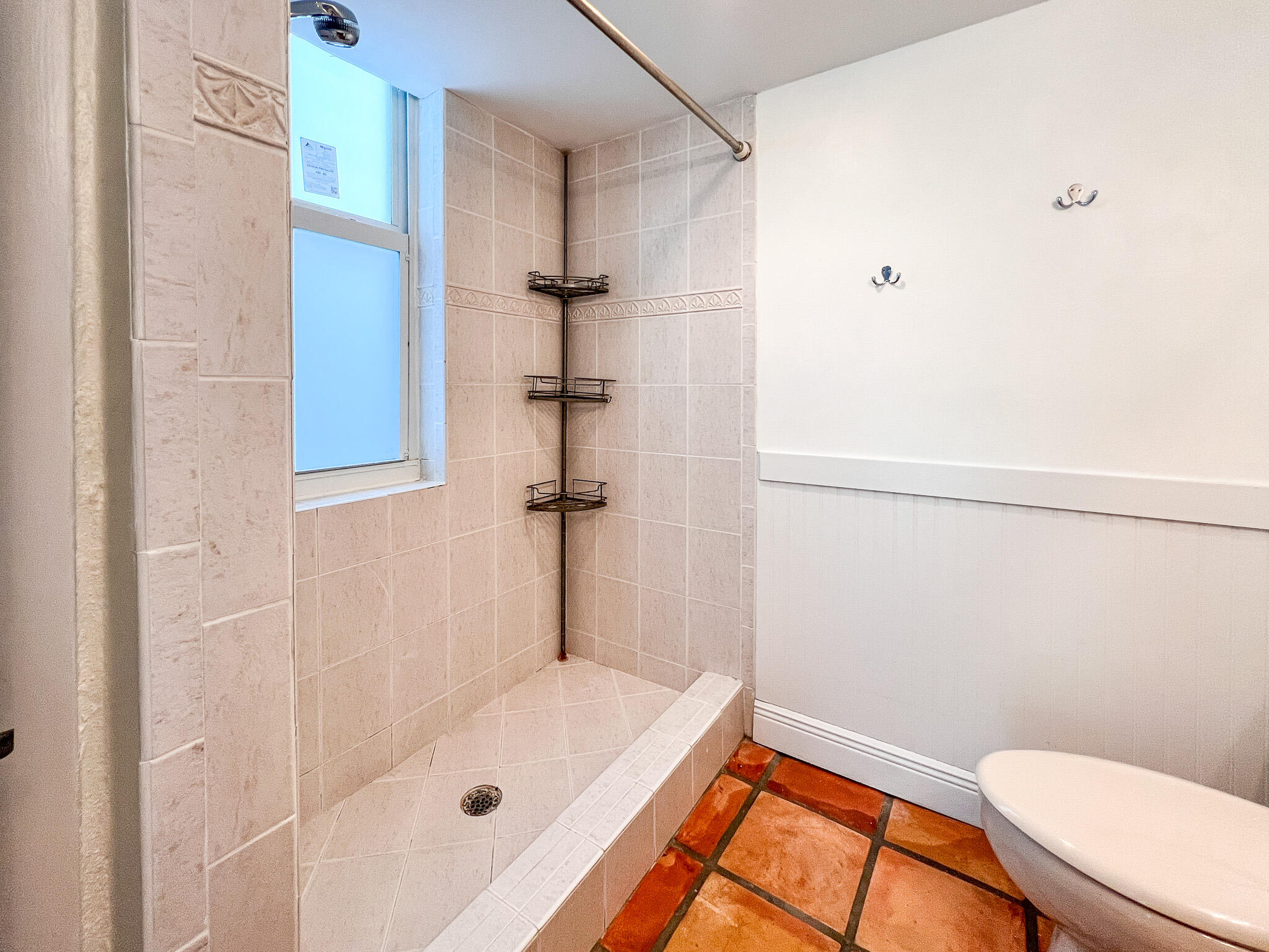 188 Atlantic Boulevard, Unit B Key Largo, FL 33037 - Photo 18 of 22 Ensuite Bathroom