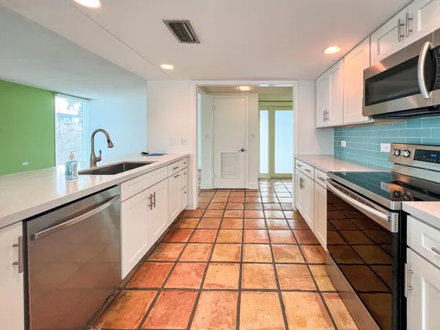 $3,600 | 188 Atlantic Boulevard, Unit B, Key Largo, FL 33037