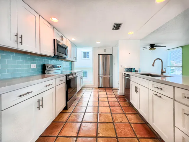 $3,600 | 188 Atlantic Boulevard, Unit B, Key Largo, FL 33037