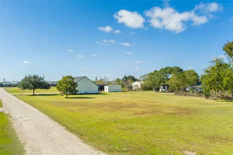 $335,000 | 17807 County Road 127, Pearland, TX 77581