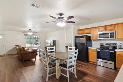 $335,000 | 17807 County Road 127, Pearland, TX 77581