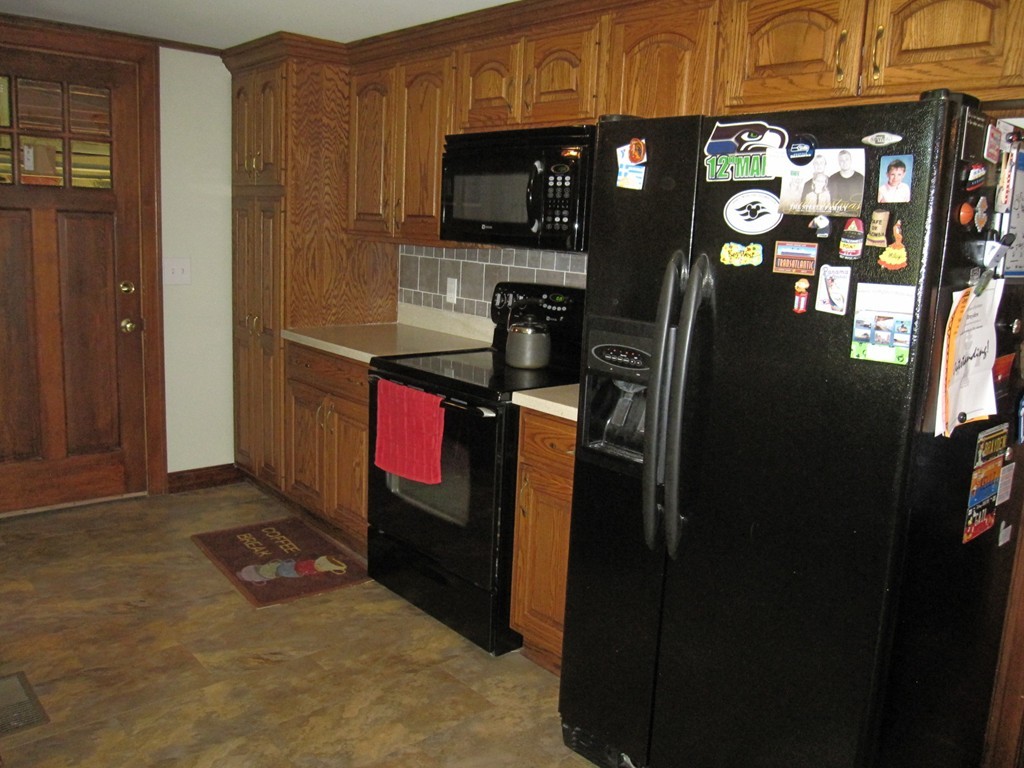 192 Plain Road Greenfield, MA 01301 - Photo 5 of 24 Gallery Image 5