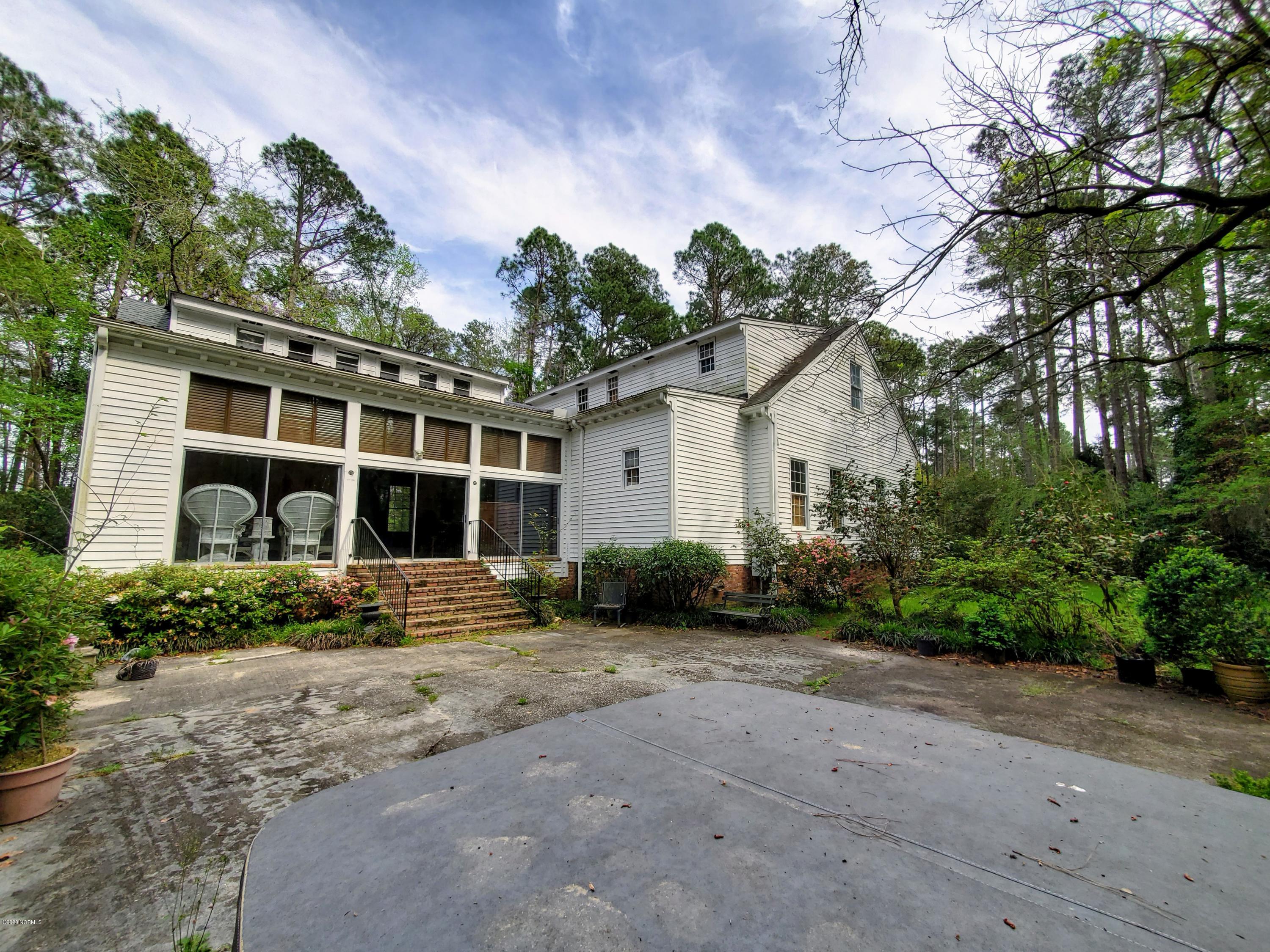 886 Golf Course Road Whiteville, NC 28472 - Photo 16 of 36 Patio