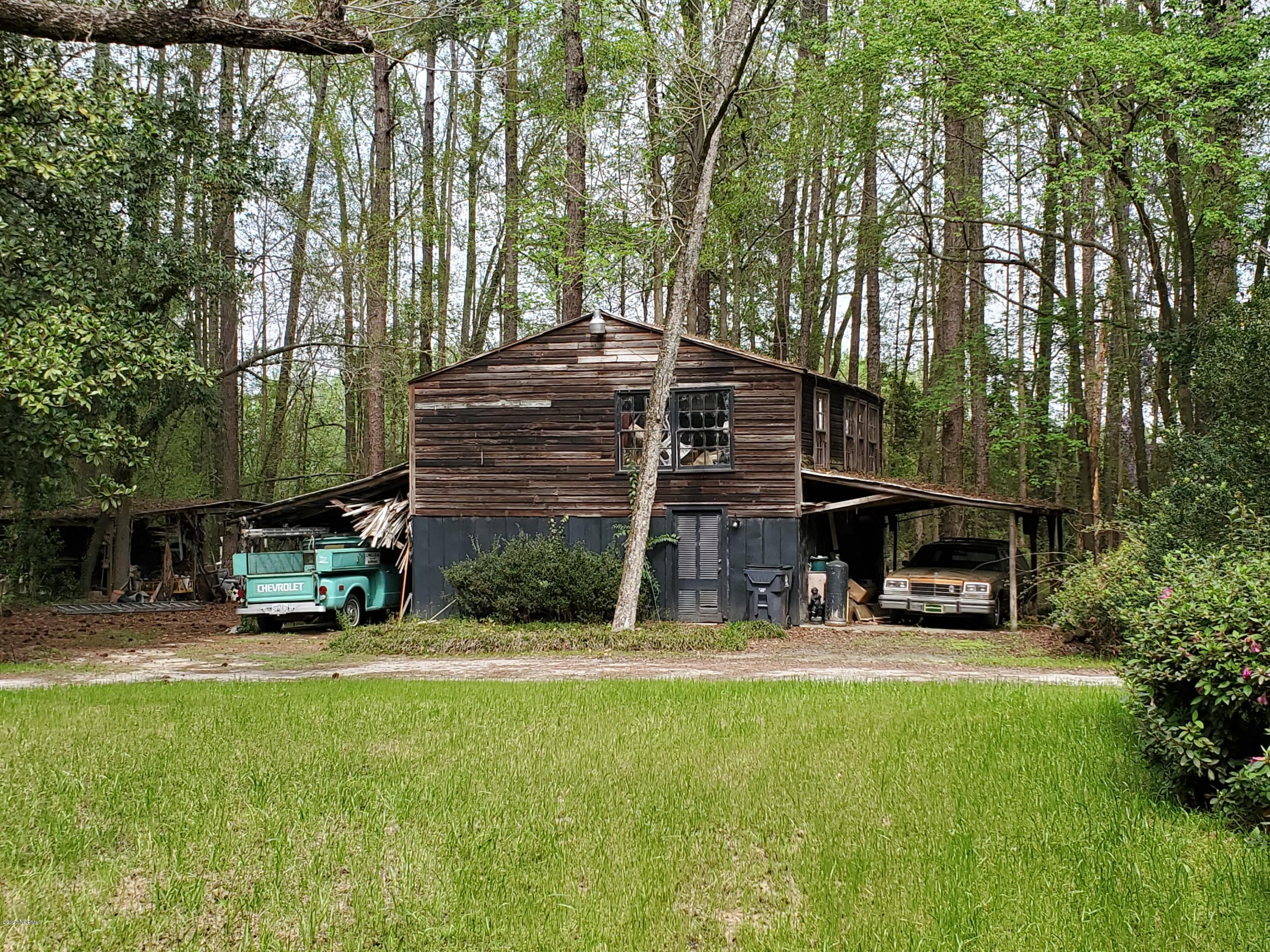 886 Golf Course Road Whiteville, NC 28472 - Photo 19 of 36 Detached Shed