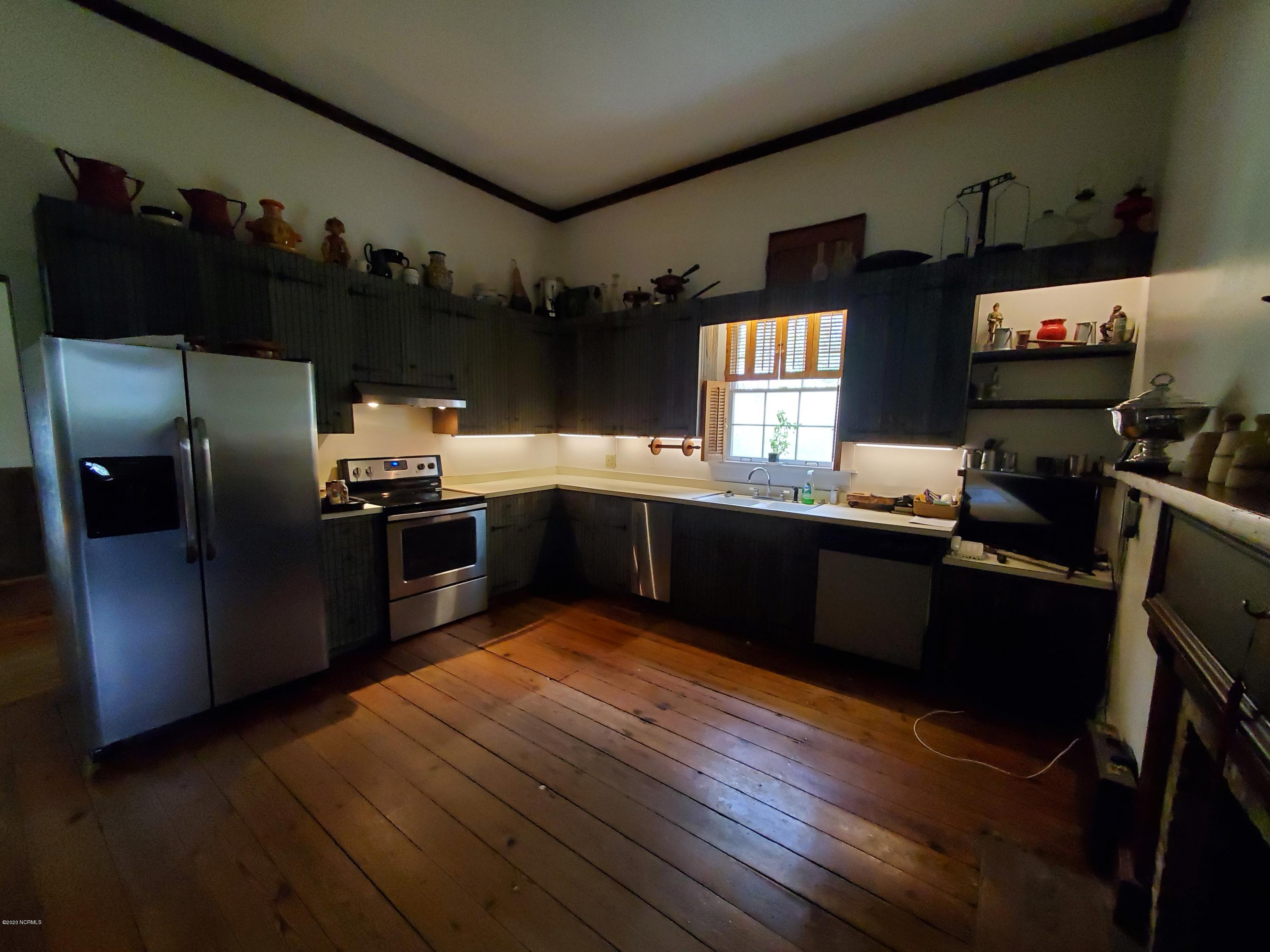 886 Golf Course Road Whiteville, NC 28472 - Photo 31 of 36 Kitchen