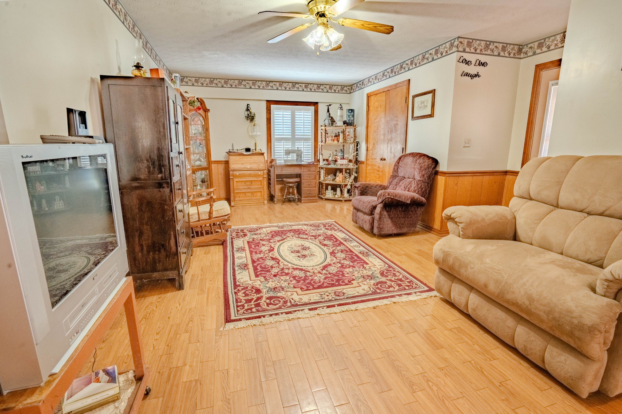 25 Peters Lane Loretto, TN 38469 - Photo 28 of 44 a living room with furniture and a large window