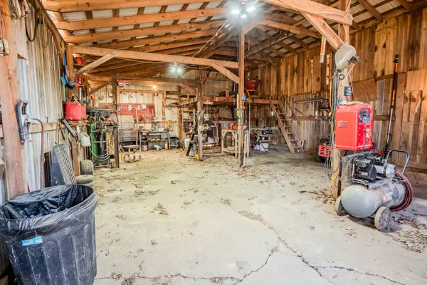 25 Peters Lane, Loretto, TN 38469